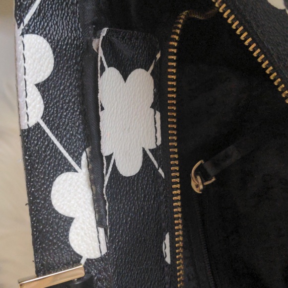 Kate Spade black and white floral print purse, pre-owned - Picture 7 of 8